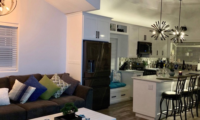 Marina Peninsula House | Magical Marina Beach Bungalow