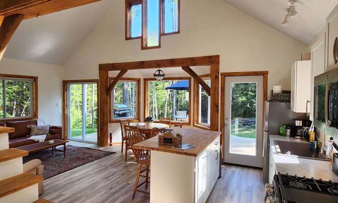 Newfane House | Magical Retreat Cottage - Brilliant Autumn Colors and Waterfalls Vermont Getaway