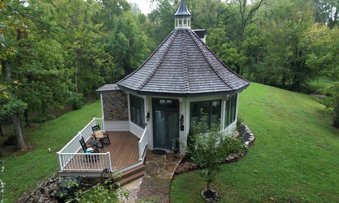 Cleveland Cottage | Magical secluded hideaway on a French Country Estate with tranquil creek & ponds