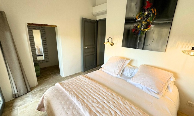 Saint-Quentin-la-Poterie House | Magnificent village house, 8 pers, air conditioning, pool, spa