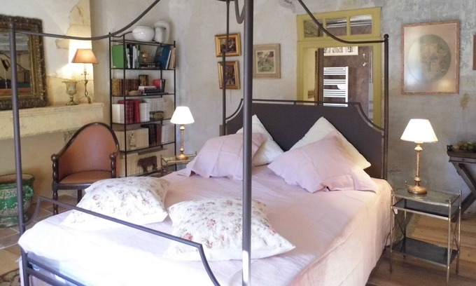 Cadouin House | Magnificent and romantic house in the village