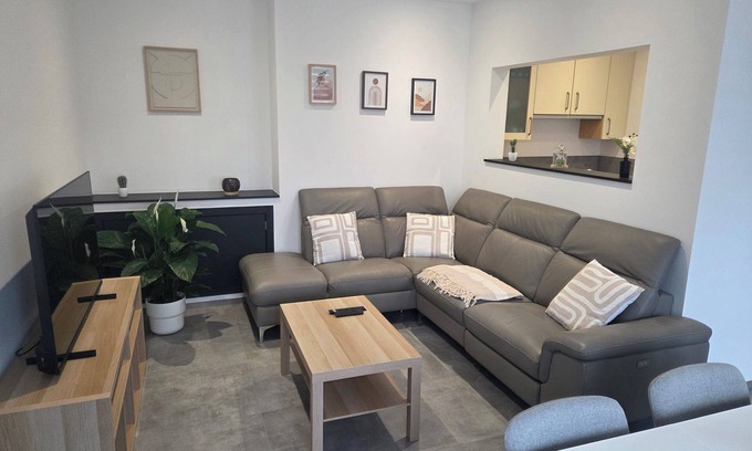 Givet Apartment | Magnificent 2-bedroom apartment