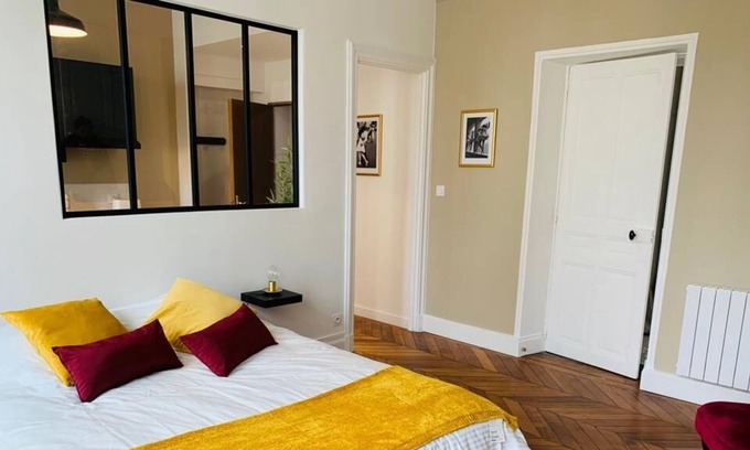 Quartier du chateau Apartment | Magnificent apartment with the cachet of the old