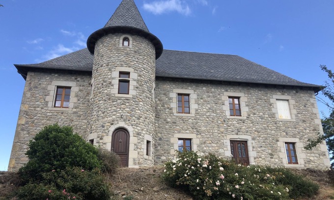 Lanobre House | Magnificent chateau-style house in the heart of the Auvergne mountains