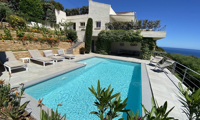 Plage de la Garonnette Villa | Magnificent contemporary villa with superb sea view classified 5*.