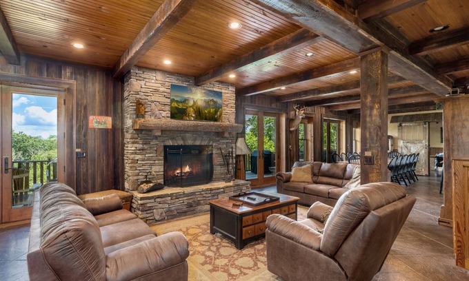 Blowing Rock Cabin | Magnificent Lodge Over 7,300 Square Feet