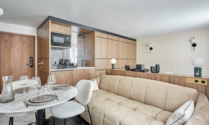 Paris City Center Apartment | Magnificent new studio Louvre - Palais Royaln