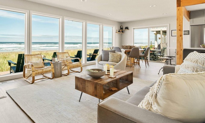 Rockaway Beach House | Magnificent Panoramic Ocean & Beach Views, Hot Tub, Game Room, BBQ, Fully Updated in Open Layout