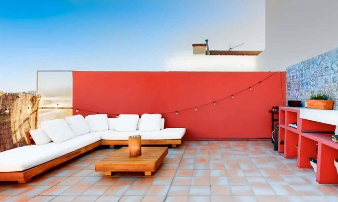 Saint-Lambert Apartment | Magnificent roof terrace in the center of Marseille with sea view