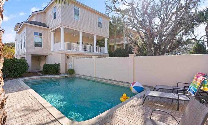 East Beach House | Magnificent Ocean Views, Private Heated Pool, Billards on East Beach!