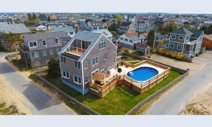 Newburyport House | Magnificent Waterfront Home with Pool