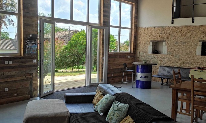 Marcillac House | Magnifique Grange Entièrement Rénovée en Pleine Campagne