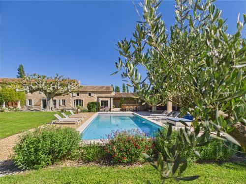 Eygalieres House | Magnifique Mas Provençal avec Piscine à Eygalières - 19 Couchages, 8 Chambres, Billard, et Plus ! - FR-1-599-3