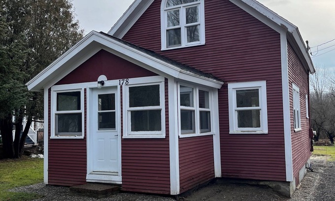Lac-Brome House | Magnifique Petite Maison de Campagne à Louer au Mois ou à la Saison
