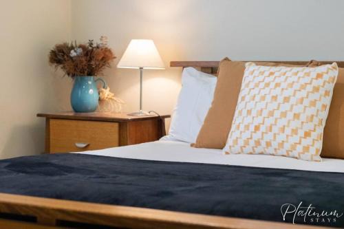 Lake Wendouree Apartment | Magnolia By Lake