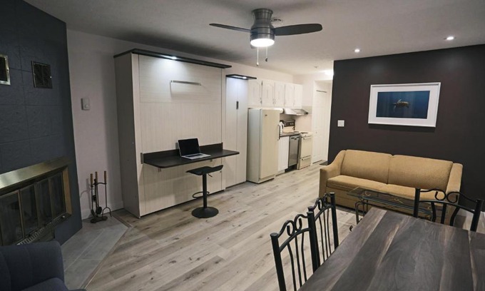 Magog Apartment | Magog Waterfront Studio 106