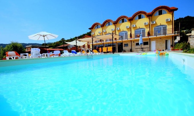 Eselnita House | Mai Danube