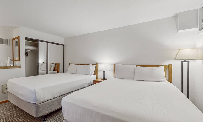 West End Cabin | Main St. room - pool & hot tub - walk to lifts, dog-friendly, ground-floor