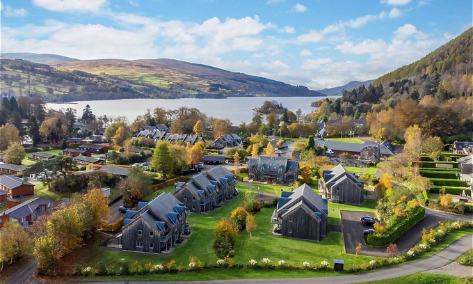 Kenmore House | Mains of Taymouth, Kenmore ~ 4* The White House - sleeps 6 guests in 3 bedrooms