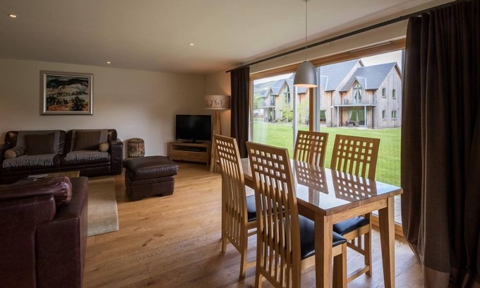 Kenmore Apartment | Mains of Taymouth, Kenmore ~ 5* 3 The Gallops - Downstairs property - sleeps 4 guests in 2 bedrooms