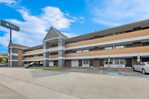 Ashley Oaks Hotel | MainStay Suites Knoxville - Cedar Bluff