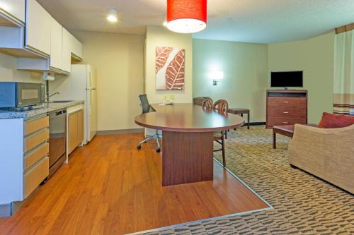 Altamonte Springs Hotel | MainStay Suites Orlando Altamonte Springs