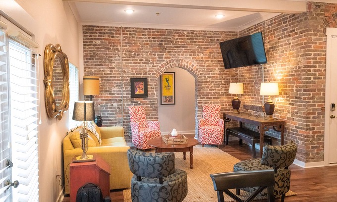 Hot Springs Condo | Maison 226, Louis Armstrong Suite