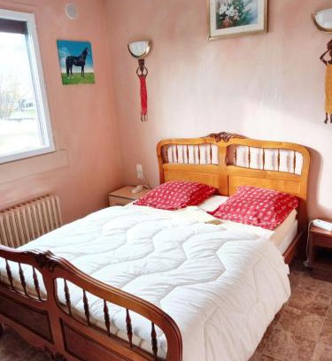 Montlucon House | Maison accueillante à Montluçon avec jardin privatif