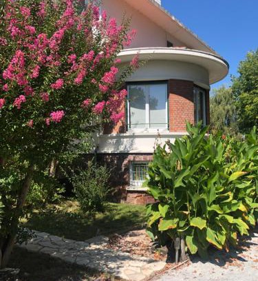 Labouheyre House | Maison Art Deco-5 salles de bains, 1 suite, piscine, clim, parking