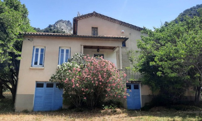 Buis-les-Baronnies House | Maison au Calme Dans une Oliveraie Près des Sentiers de Randonnée et D'escalade