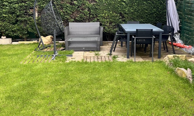 Pierrelaye House | Maison Avec Beau Jardin et Jacuzzi