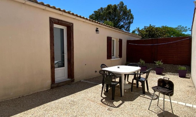 Saint Vivien House | MAISON * AVEC COUR 3KM PLAGE ET LA ROCHELLE