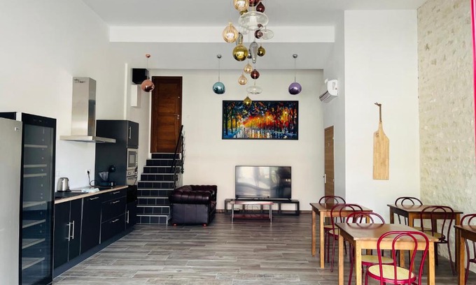 Jaunay-Marigny House | maison chaleureuse ,avec piscine, spa, Futuroscope