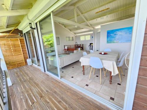 Schoelcher House | Maison charmante avec vue sur la mer a Schoelcher + Plage a deux pas