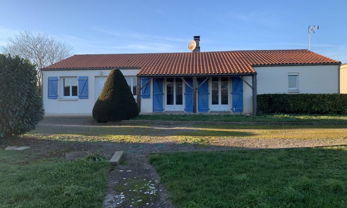 Sainte-Gemme-la-Plaine House | Maison de Campagne au Calme