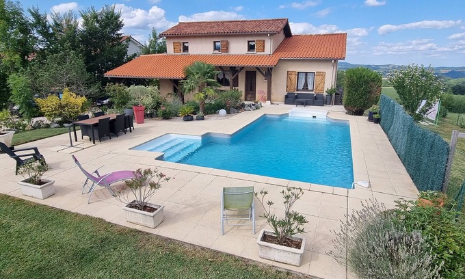 Saint-Girons House | Maison d'Hérré ⭐Independent accommodation in main residence with swimming pool