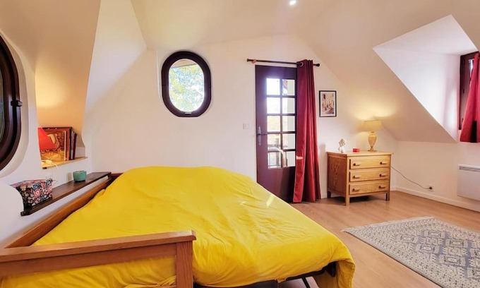 Villeneuve-sur-Bellot House | Maison de charme pour 4 personnes au calme