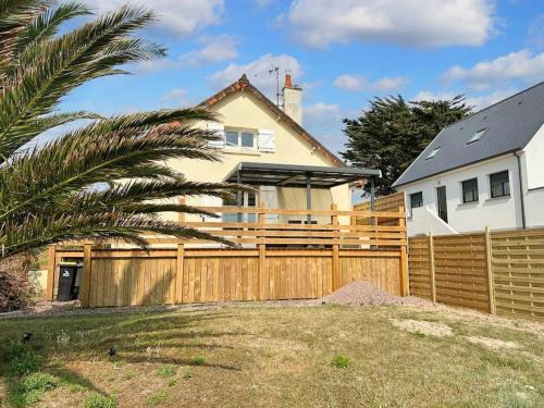 Denneville House | Maison de Campagne Familiale à Portbail - 6 personnes