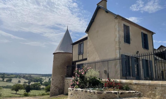 Vernusse House | Maison de charme à Vernusse avec animaux acceptés - FR-1-489-457
