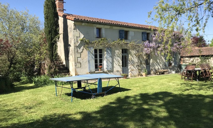 Cersay House | Maison de Charme à la Campagne. 50 Minutes du Puy du Fou!