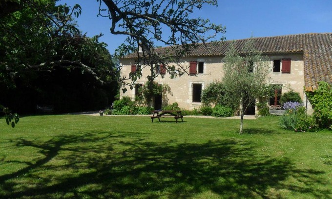 Lugon-et-l'ile-du-Carney House | Maison de Bastien