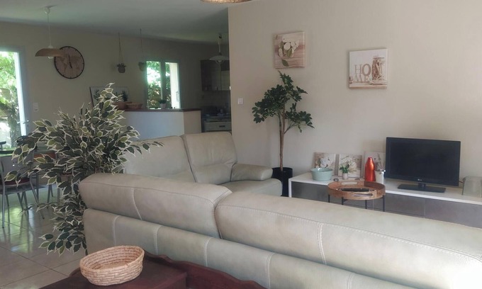 Saint-Cyprien House | Maison de Village Avec Jardin au Calme Pour 6 Pers