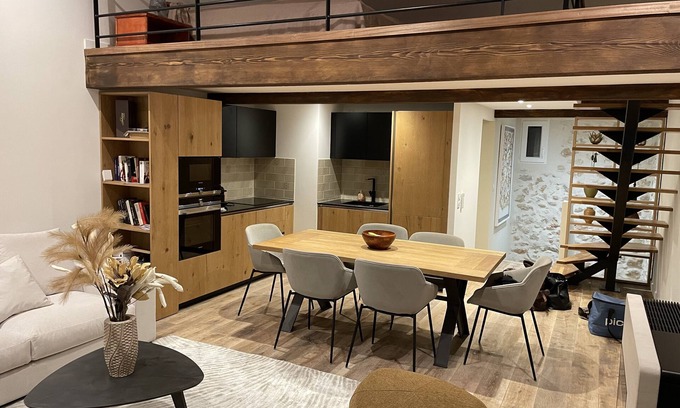 Regusse Apartment | Maison de Village Romantique et Typique au Centre du Village