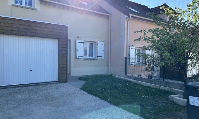 Osny House | Maison de Ville, 3chambres +salle de Bain +toilettes