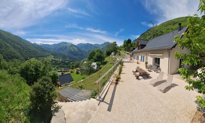 Eaux-Bonnes House | Maison Ensoleillée Avec Superbe vue Montagne, au Départ de Randonnées