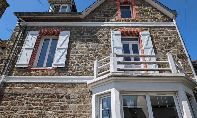 Rocabey - Alsace - Gare House | Maison Familiale, Saint-malo, 5 Chambres 10 Couchages, Tout à Pied