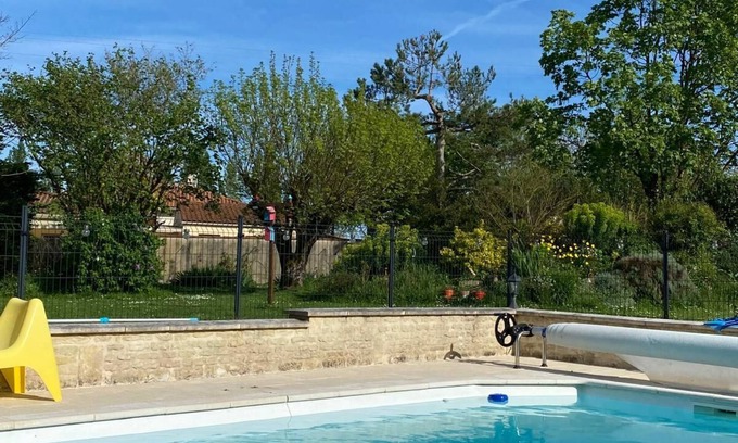 Saint-Georges-du-Bois Bed & Breakfast | Maison Idéale Pour Être au Calme en Famille ou Entre Amis 45 mn de La Rochelle