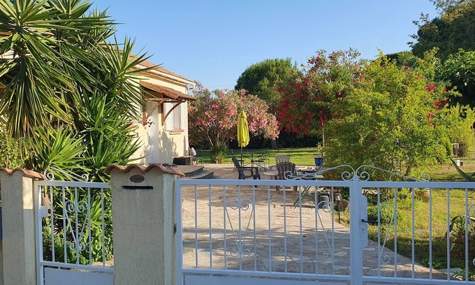 San-Giuliano Villa | Maison Individuelle, Proche Plage, sur Grand Terrain Arboré