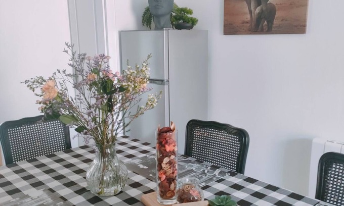 Le Merzer House | Maison Le Merzer, 5 Personnes, Sans Vis-à-vis, au Coeur D'un Village Breton