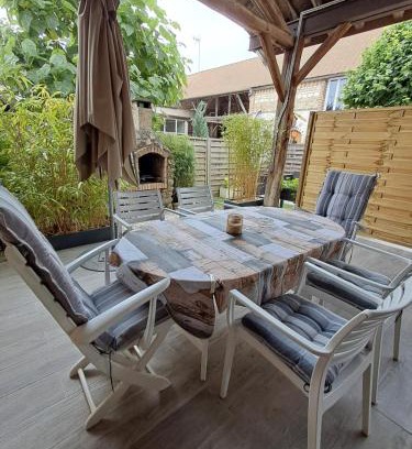 Vinneuf House | MAISON LONGERE LES CAMELIAS